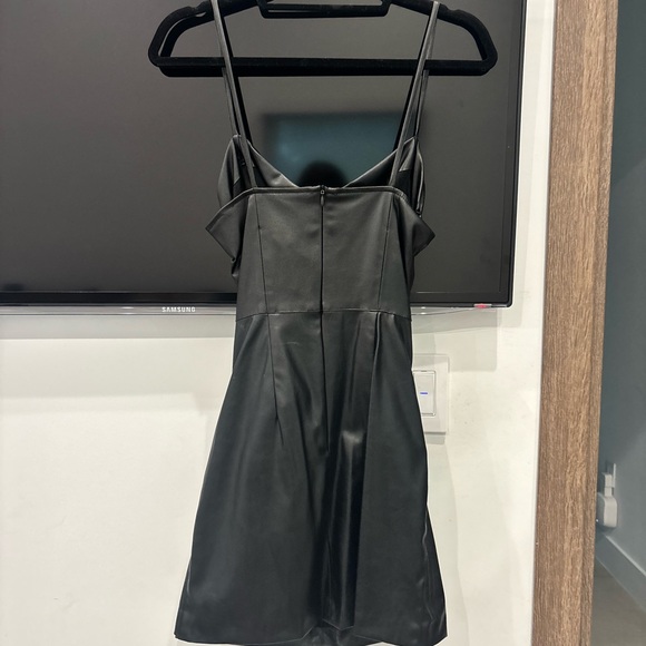 Zara Elegant Black Leather Dress - Picture 6 of 8